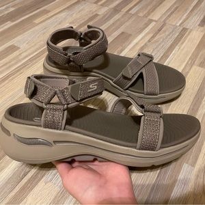 Sketchers sandals